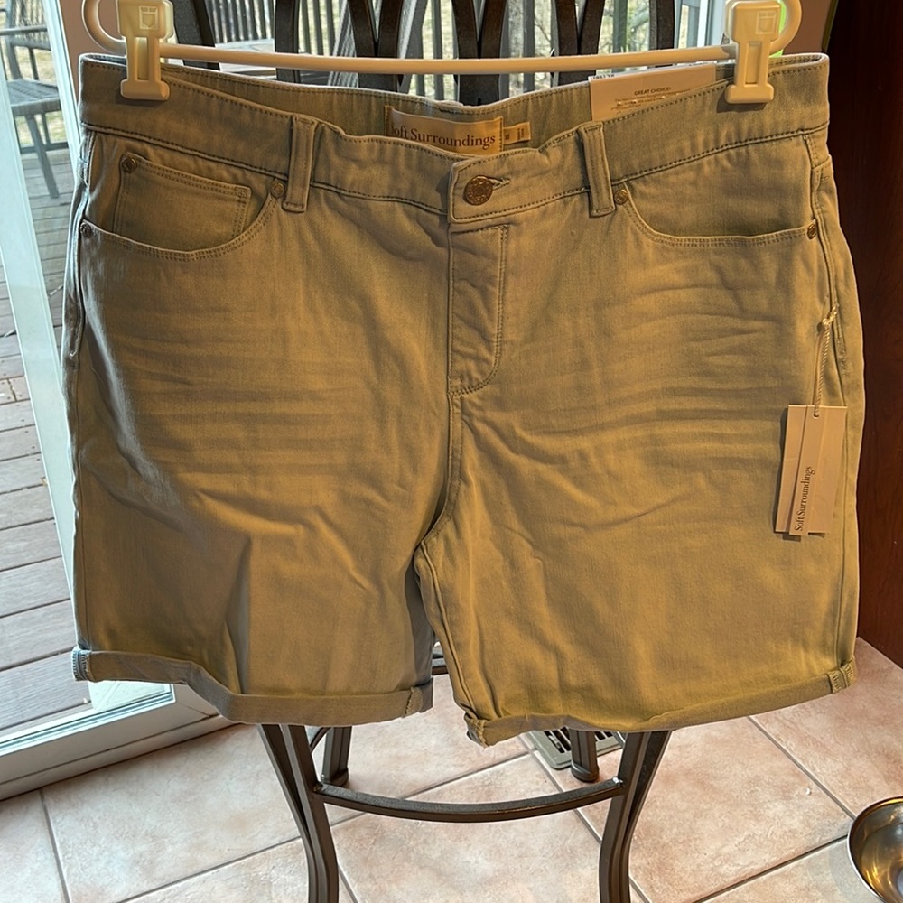 Soft Surroundings size extra large (XL) 8 inch shorts